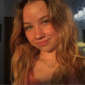 Meet your Posher, Skyla